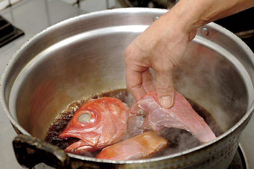 レシピ 煮付け 鯛 の 4人分の煮魚がおいしく作れます「鯛の煮付けレシピ」From 栗原はるみさん